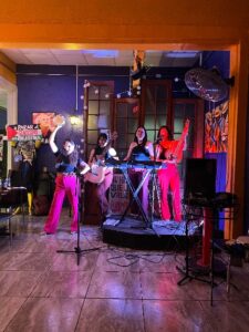 Grupo de Cueca Urbana - María Candola presentaciones