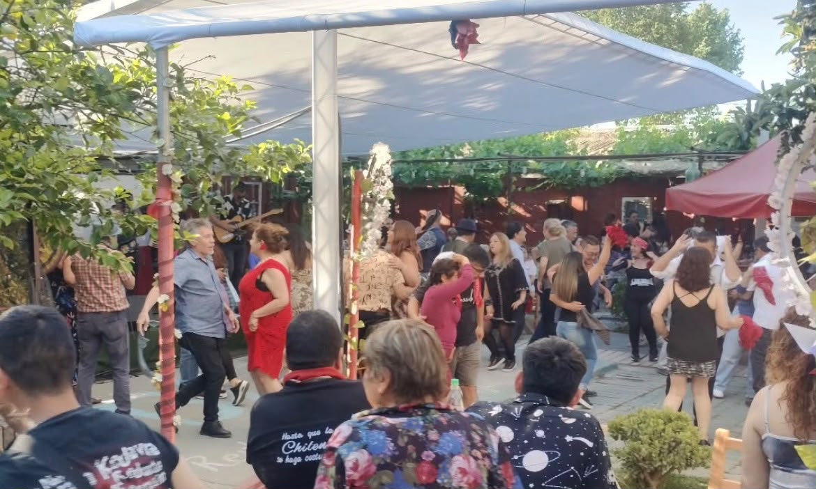 Cuecas en Vivo, Restaurant Casona La Bicicleta, Quinta Normal, Santiago