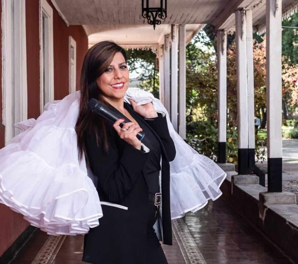 Domy Molina: Animadora de Eventos Culturales y Folclóricos