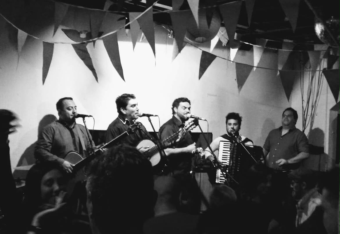 Presentación Los Tricolores - Grupo de Cueca Brava - Urbana, Santiago en Echaurren