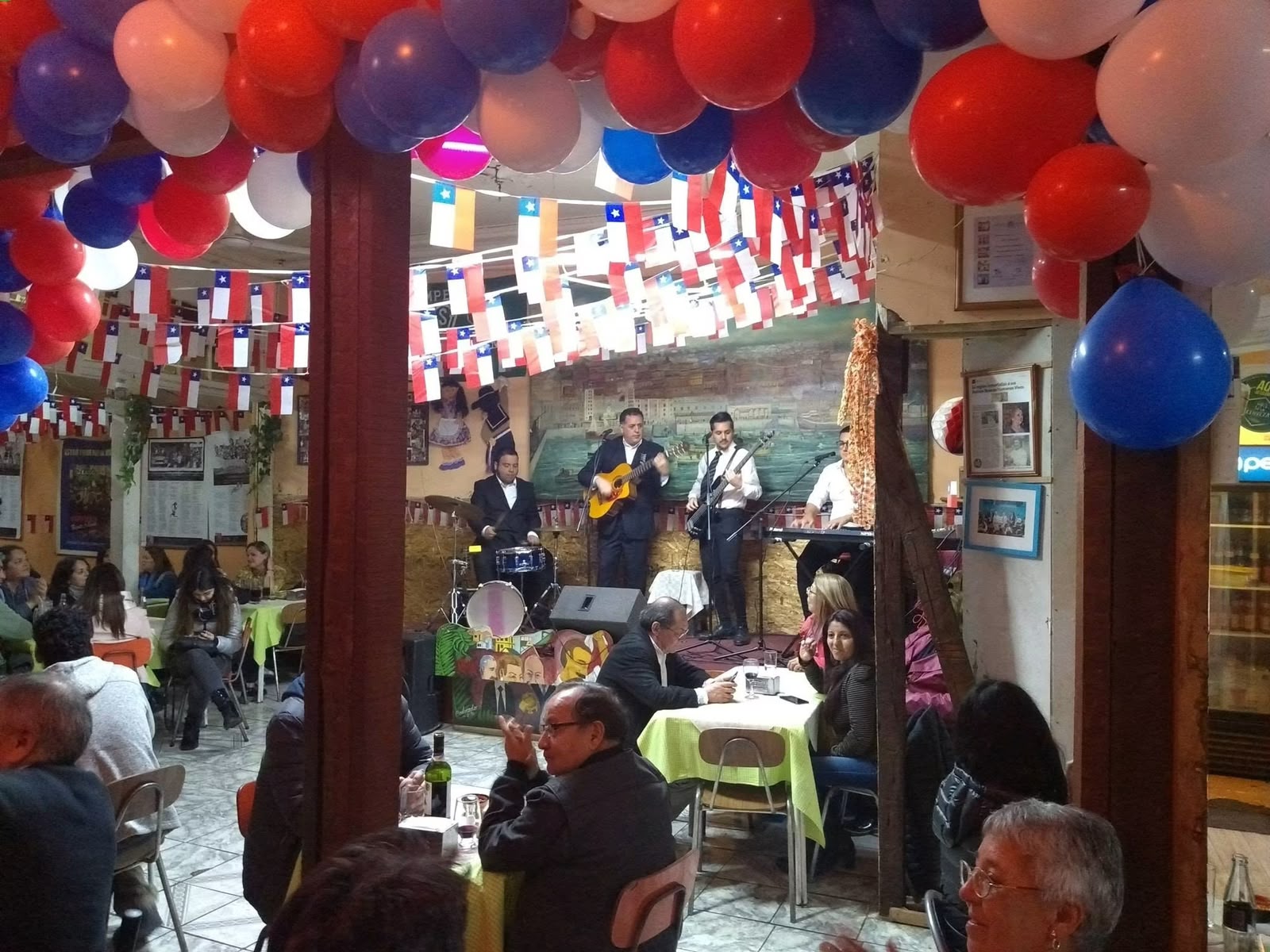 Grupos de Cueca Porteña en el Rincón de Las Guitarras