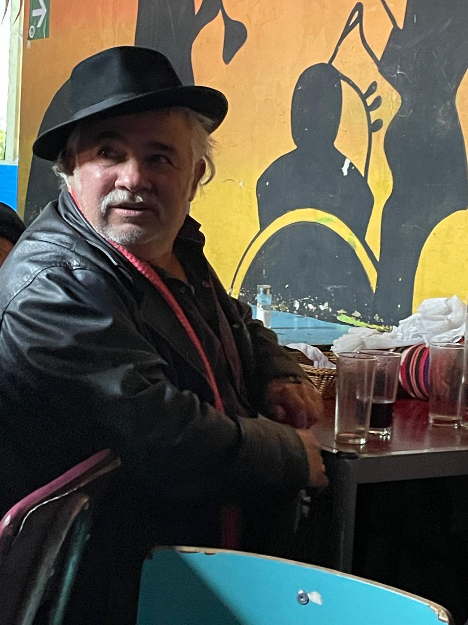 Público cuequero en Bar Panguipulli con cuecas en vivo, Maipú