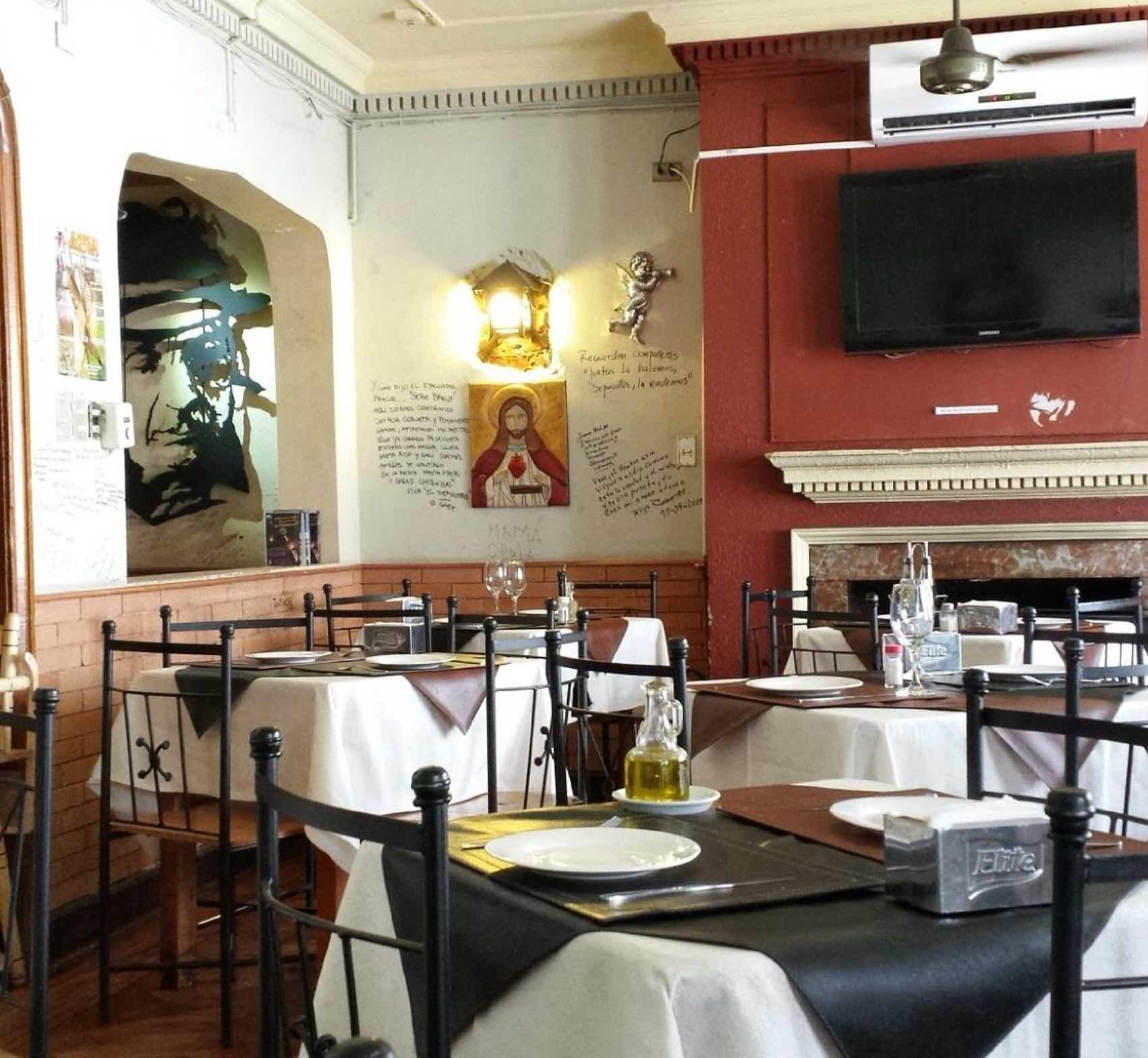 Restaurant La Chimenea, interior
