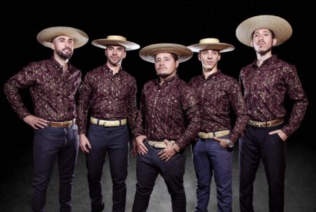 A los 4 Vientos Agrupación Musical de Cueca - A los 4 Vientos