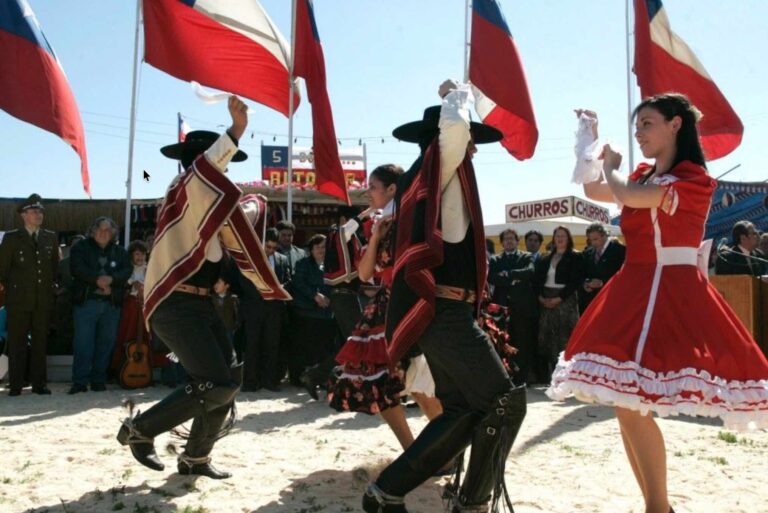 Cómo bailar Cueca Chilena paso a paso Cómo bailar Cueca Chilena paso a paso