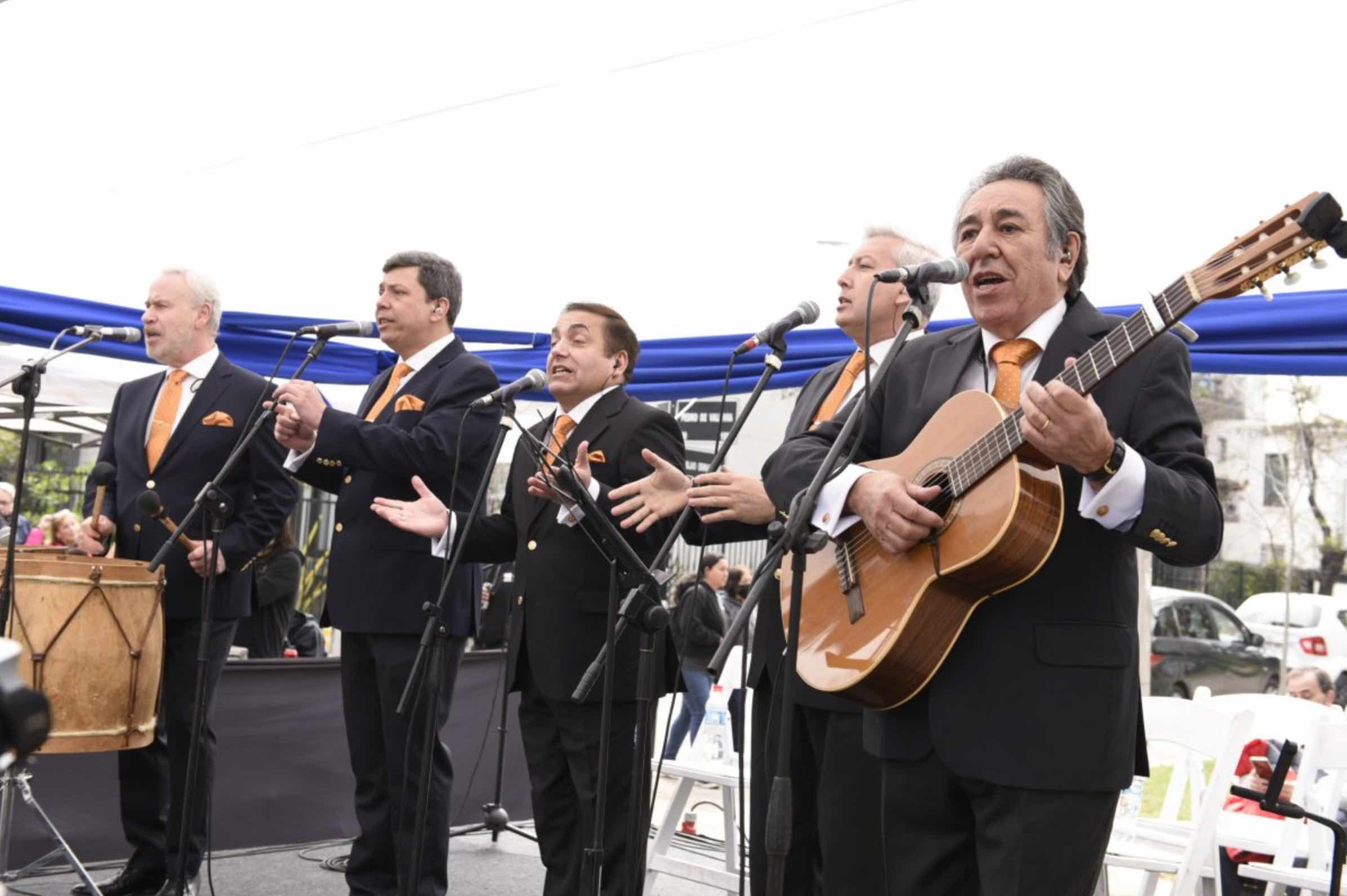 Presentación Agrupación de Cueca Chilena - Los Cuatro Cuartos