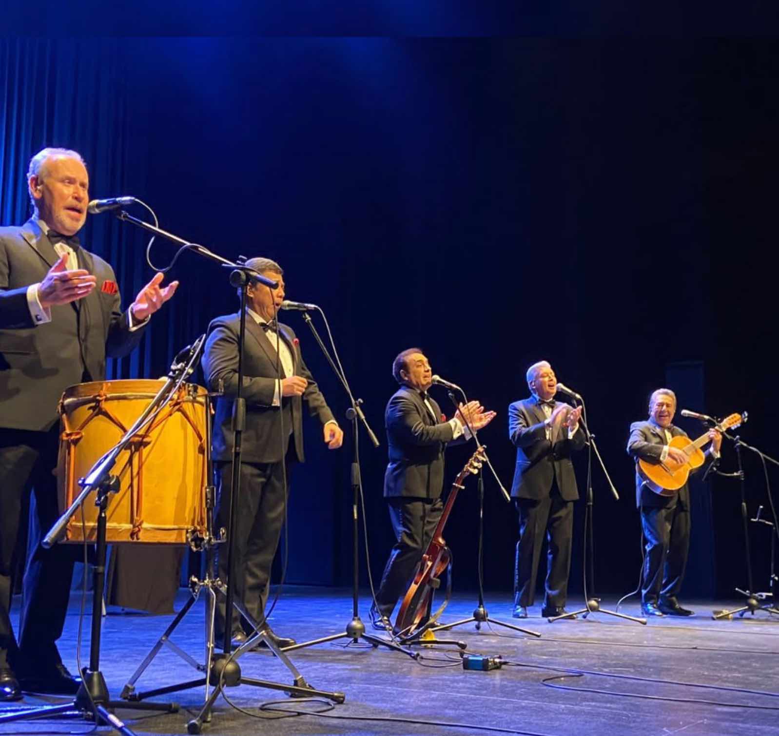 Presentación Agrupación de Cueca Chilena - Los Cuatro Cuartos
