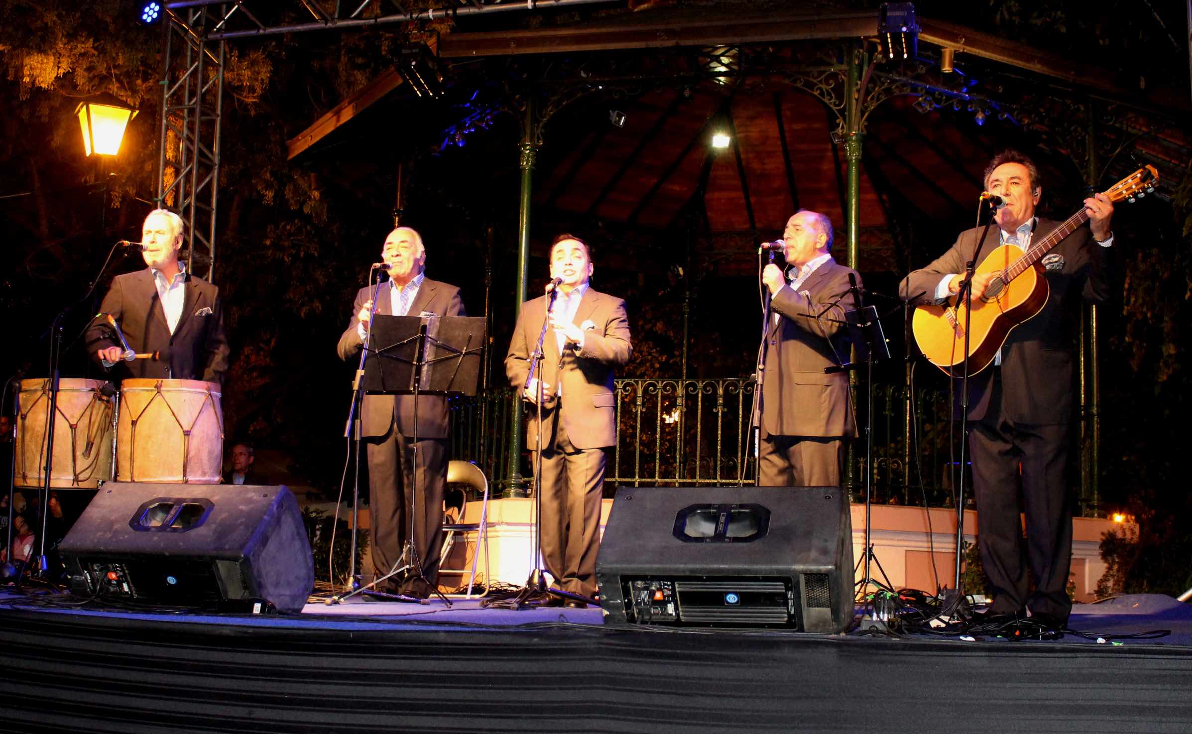 Presentación Agrupación de Cueca Chilena - Los Cuatro Cuartos